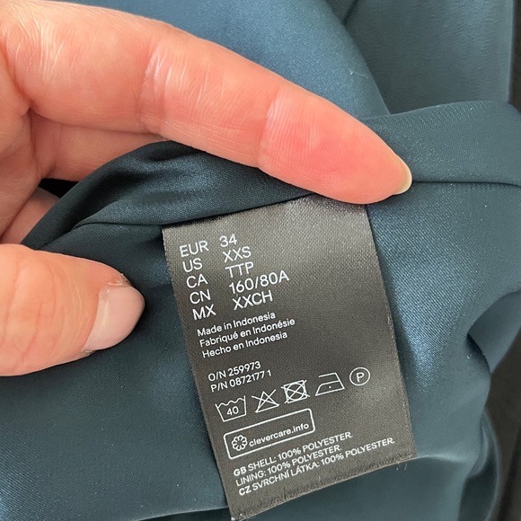 H&M Pintuck Flutter Sleeve Tie Waist Navy Chiffon Dress XXS - Picture 9 of 9